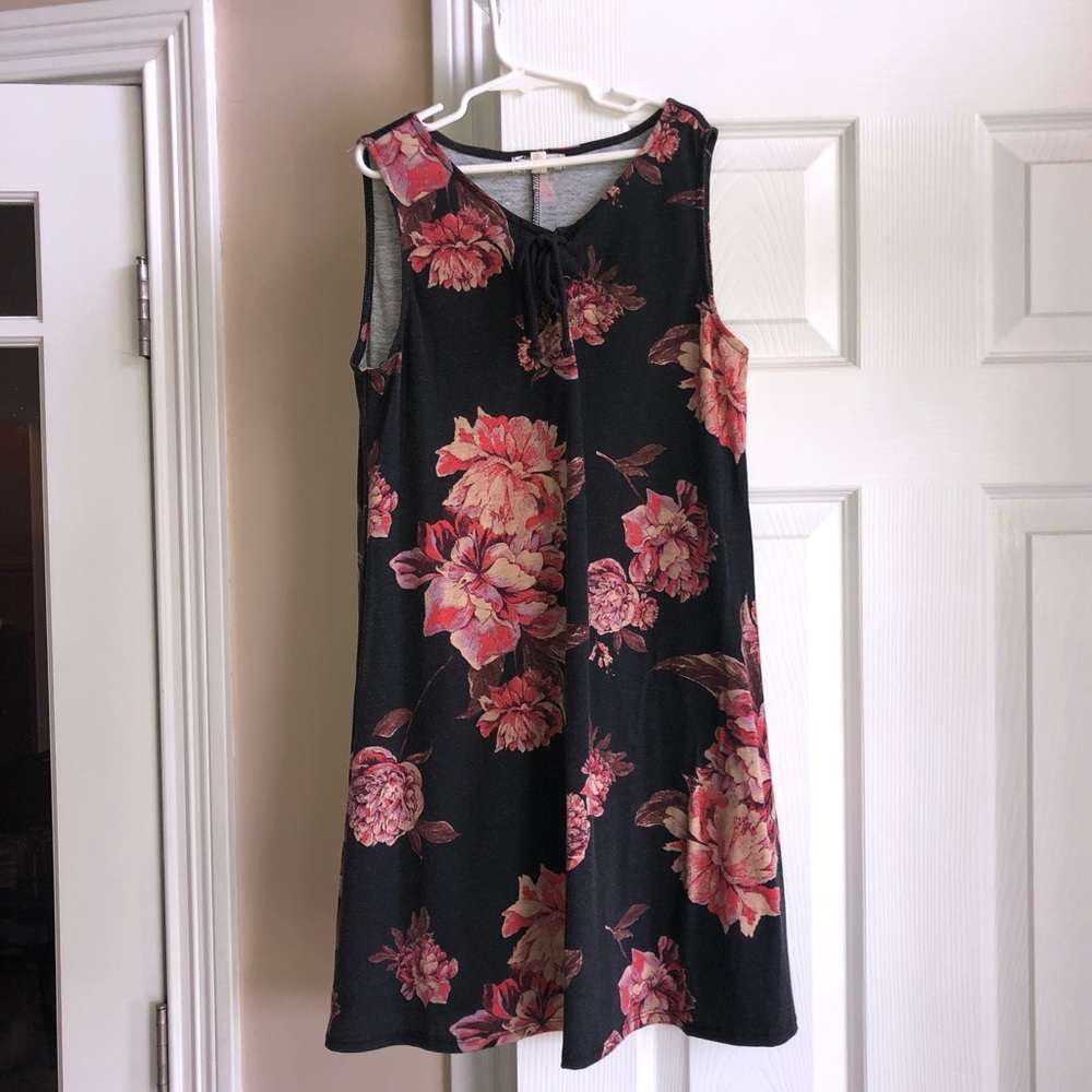 Sleeveless floral print dress